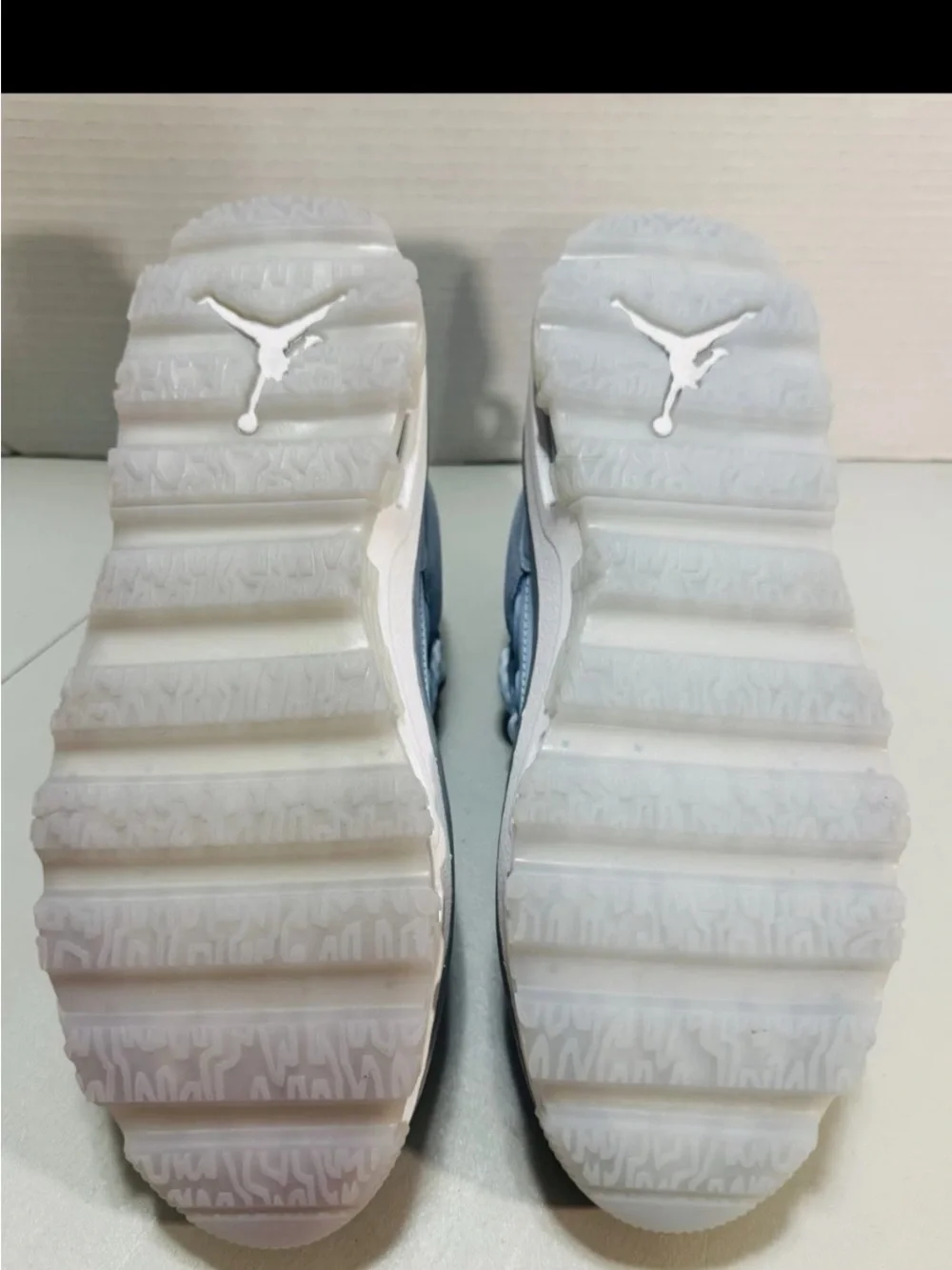 Jordan pale blue